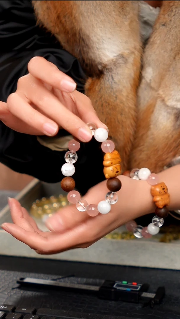 水晶摆件未镶嵌天然檀香木设计款手链