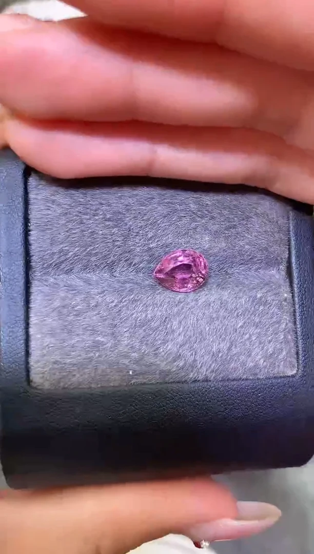 未镶嵌裸石定制尖晶石枕型 丁香色调 3.10ct