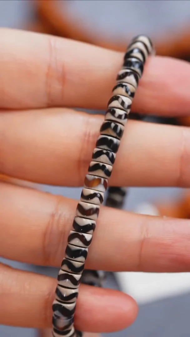 无非金属熹光时尚手链