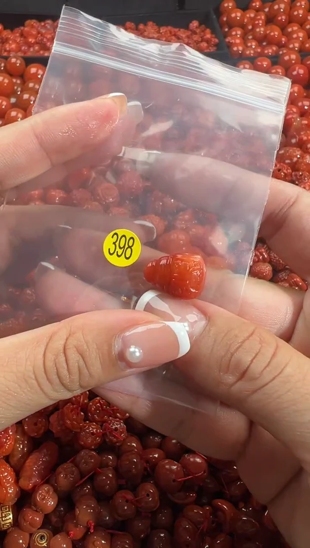 颈饰未镶嵌南红玛瑙2