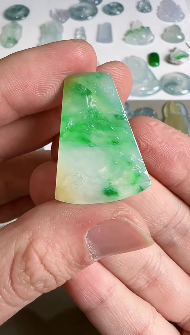 吊坠(不含链)未镶嵌翡翠.