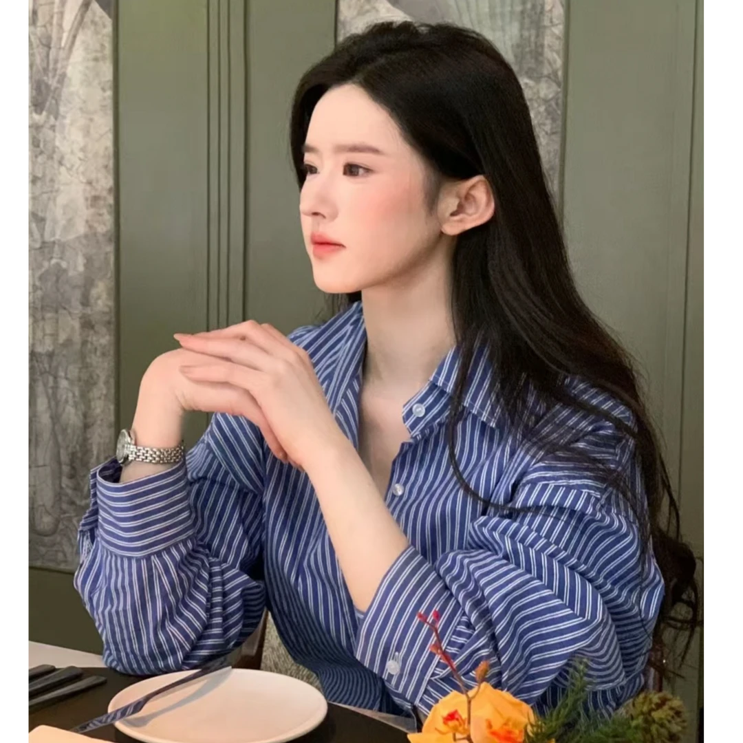 2025年全新刘亦菲同款蓝色条纹衬衫法式复古高级感慵懒优雅衬衣