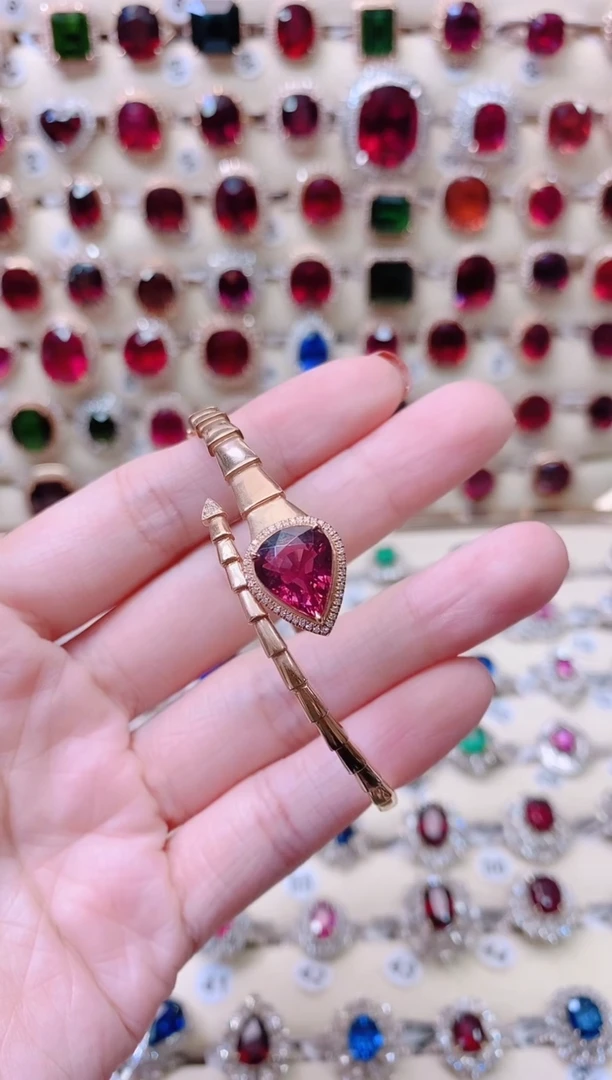 18K金镶嵌手镯碧玺1