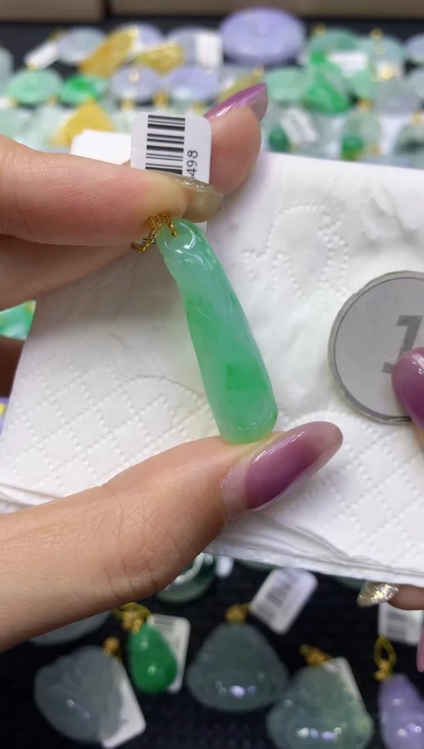 颈饰18K金镶嵌翡翠天然缅甸翡翠A货