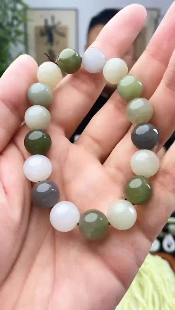 和田玉未镶嵌颈饰卡12多宝手串