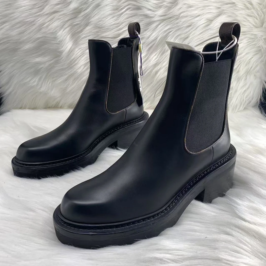 99新 LouisVuitton/路易威登 37.5码/黑色尖头秋冬厚底短靴 251