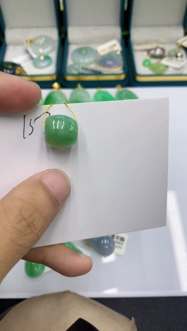 颈饰未镶嵌翡翠111111111