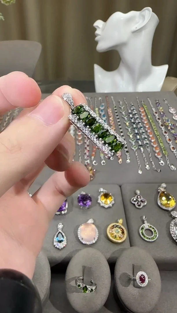 银S925镶嵌透辉石吊坠8mm吊坠