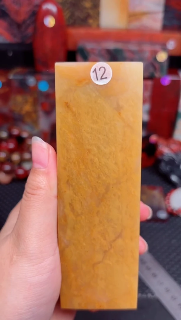玉桂林鸡血玉印章摆件12