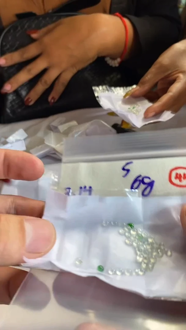 定制翡翠未镶嵌天然缅甸翡翠