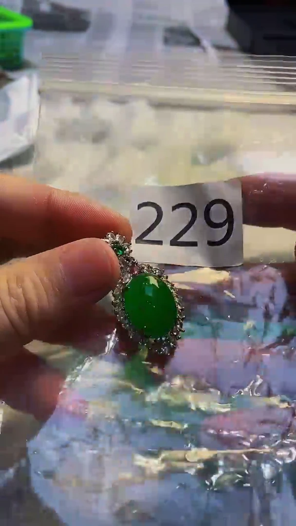 颈饰未镶嵌翡翠002025102000229