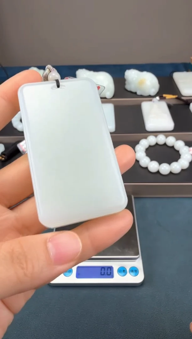 和田玉未镶嵌颈饰1