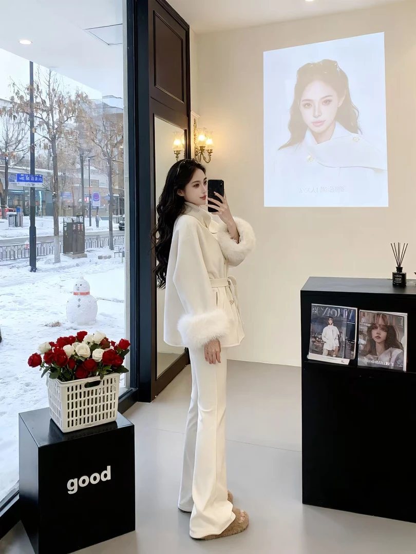 MIU系千金白色毛呢大衣2025冬季新款围脖小个子短款外套