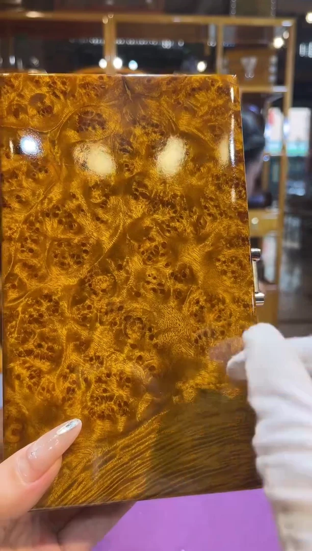 黄金色留疤中号文玩盒20公分