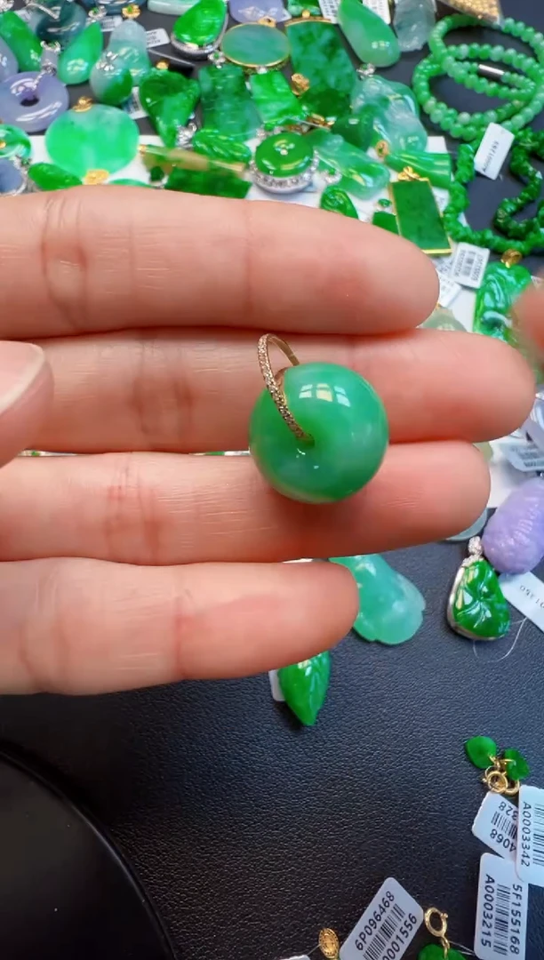 【闪购商品】翡翠吊坠(不含链)18K金镶嵌1980