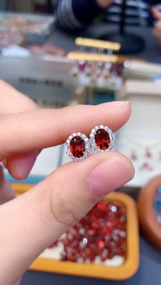 【闪购商品】石榴石耳钉银S925镶嵌天然