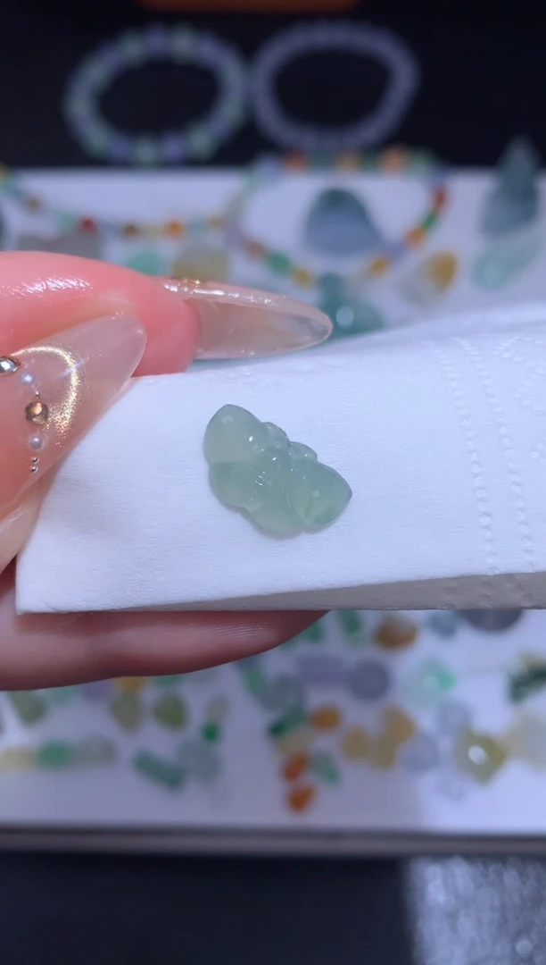 未镶嵌定制翡翠蝴蝶