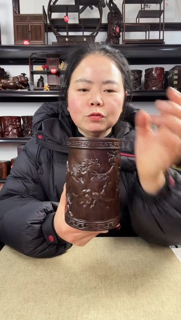 木大马笔筒老李红木工艺品