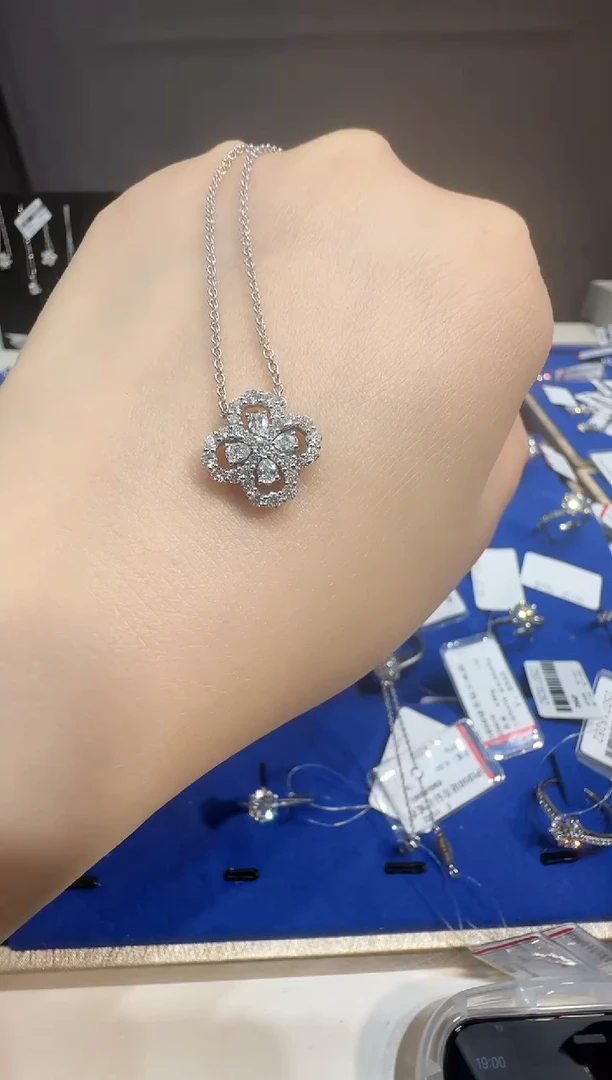 铂Pt950镶嵌套链实验室培育钻石四叶套链小号