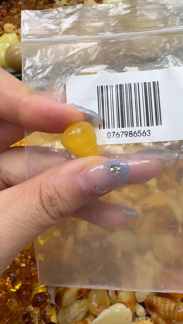 裸石琥珀未镶嵌如图