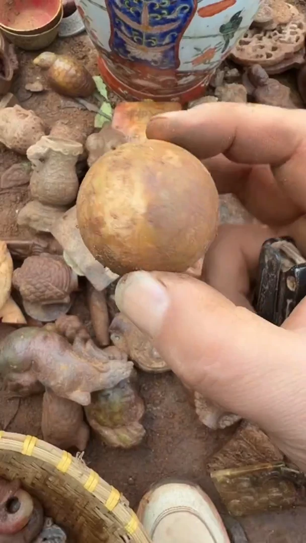 未镶嵌岫岩河磨玉（透闪石质玉）挂件W****： 岫岩河磨玉