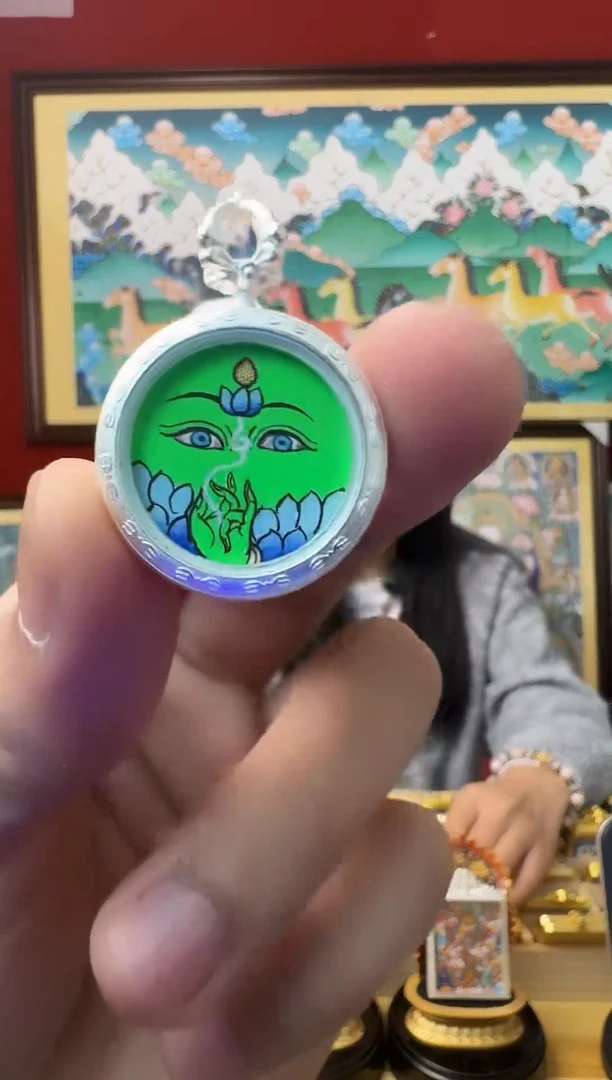 吊坠绿妈妈-热贡纯手绘-刀刀