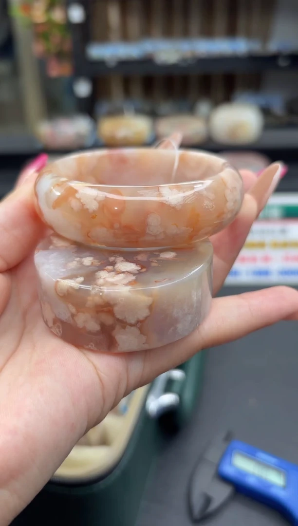 未镶嵌手镯石英质玉98(56圈赠送镯心)