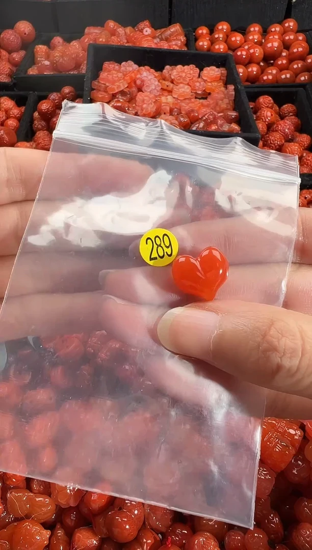 颈饰未镶嵌南红玛瑙1