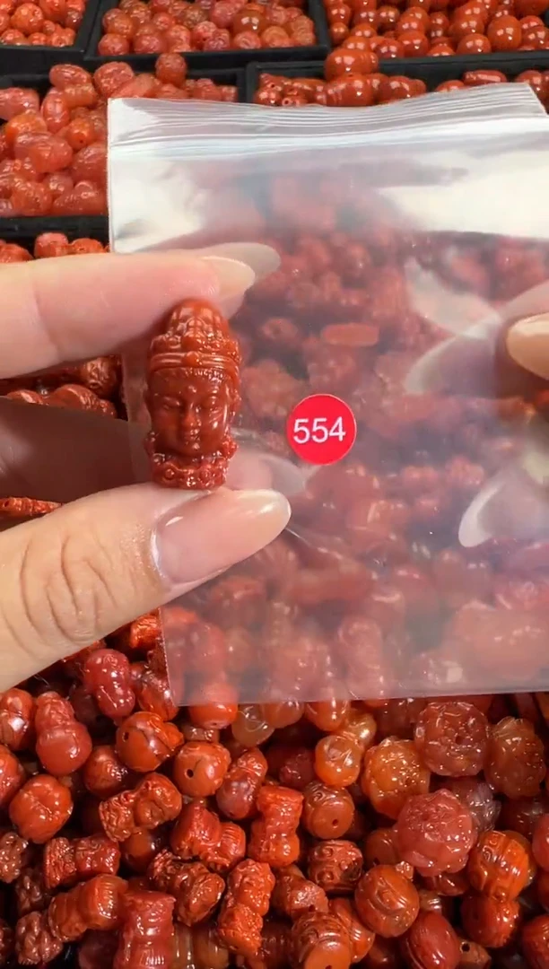 颈饰未镶嵌南红玛瑙1