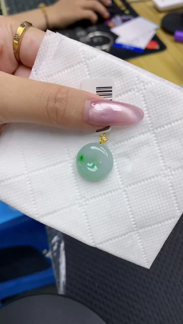 翡翠18K金镶嵌颈饰1111111111