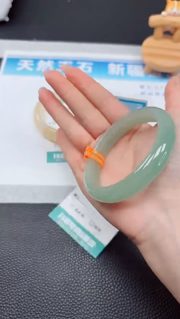 【闪购商品】石英质玉手镯未镶嵌624