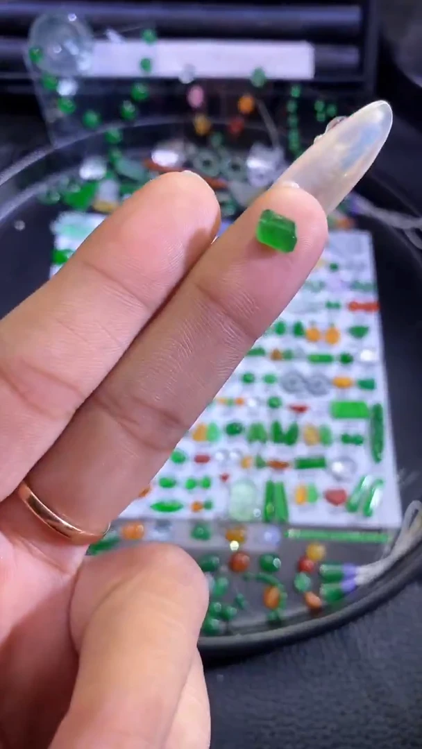 未镶嵌挂件翡翠珠子