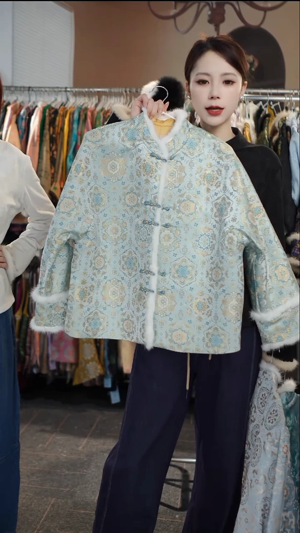 蓝宝箱夹棉外套