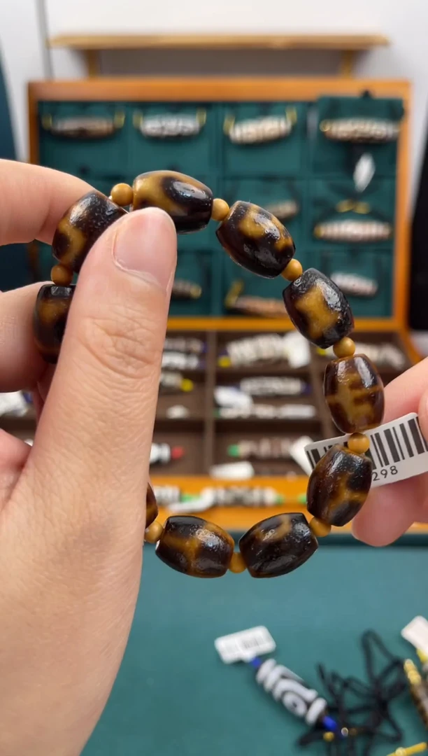 玛瑙/玉髓（覆膜）颈饰未镶嵌18.(微瑕)