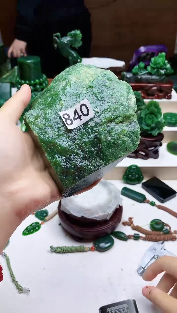 未镶嵌和田玉摆件1