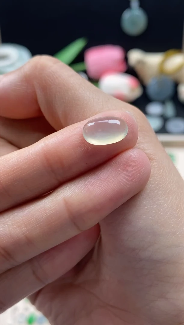 【闪购商品】翡翠颈饰未镶嵌翡翠冰黄蛋面