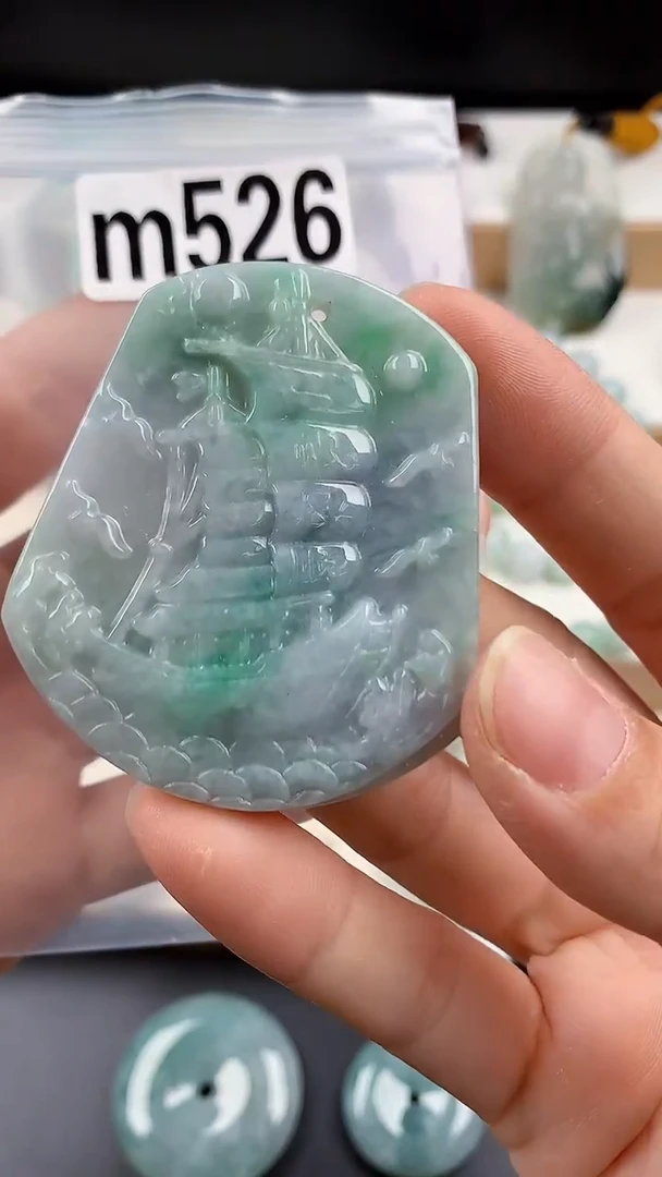 颈饰未镶嵌翡翠天然翡翠吊坠挂件