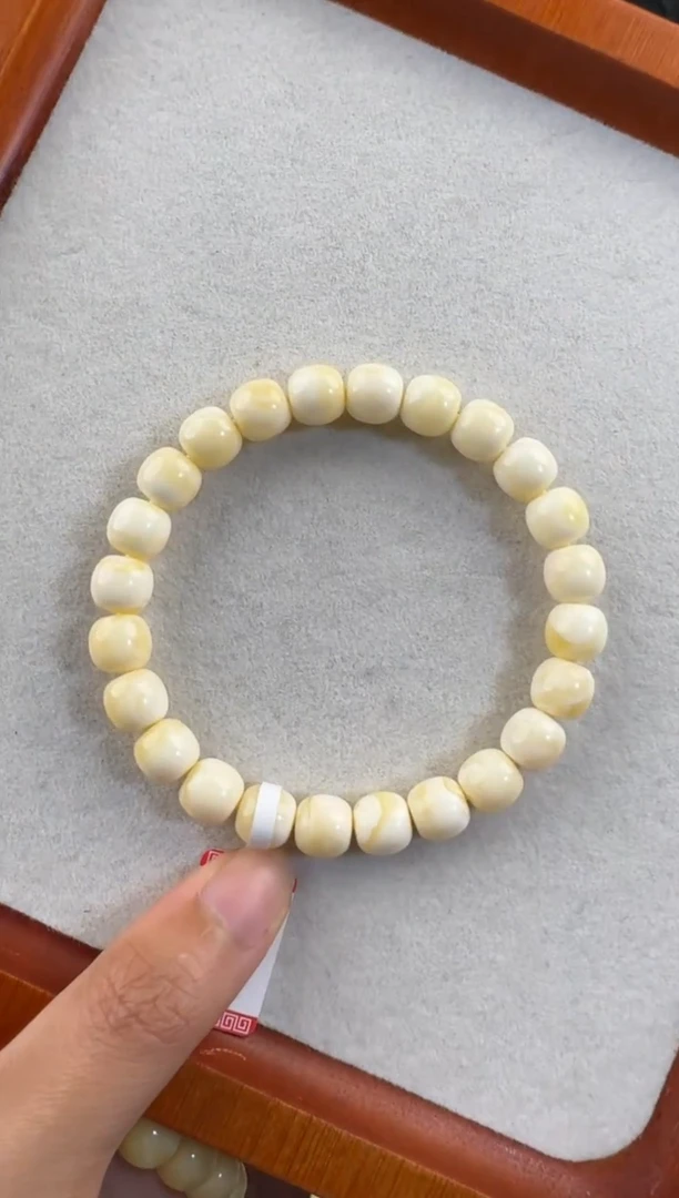 未镶嵌琥珀裸石9mm瓷白浓蜡