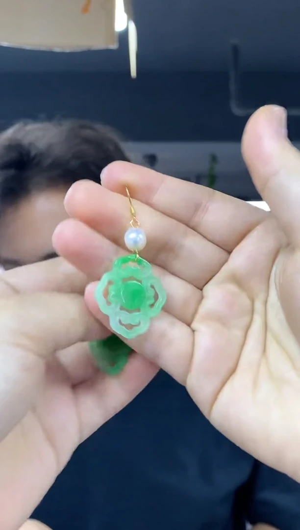 未镶嵌翡翠耳饰多样性发其一颜色微差