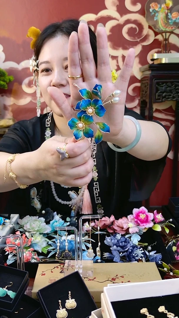 刺绣纯手工非遗绒花