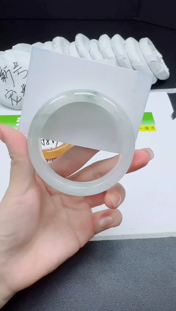 石英质玉手镯未镶嵌34-556