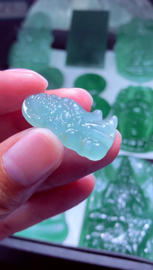 未镶嵌定制翡翠乖*儿天然翡翠A货吊坠 官方基地发货