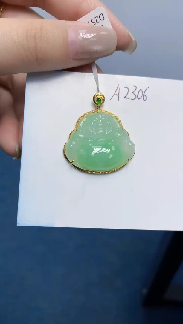 颈饰18K金镶嵌翡翠天然缅甸翡翠A货翡翠百元以上9元证书费自理