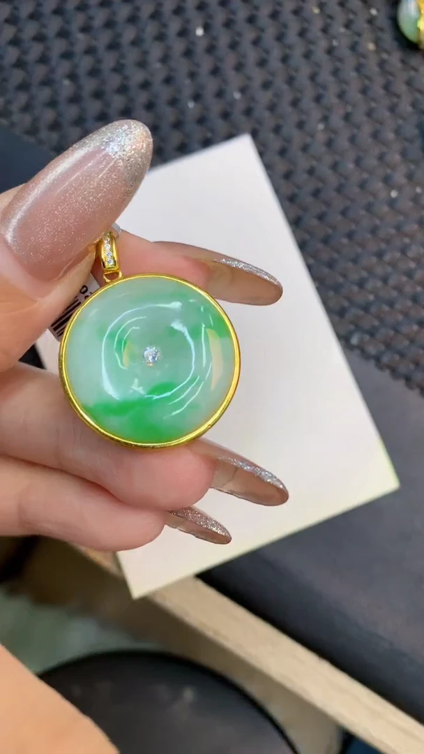 颈饰未镶嵌翡翠1