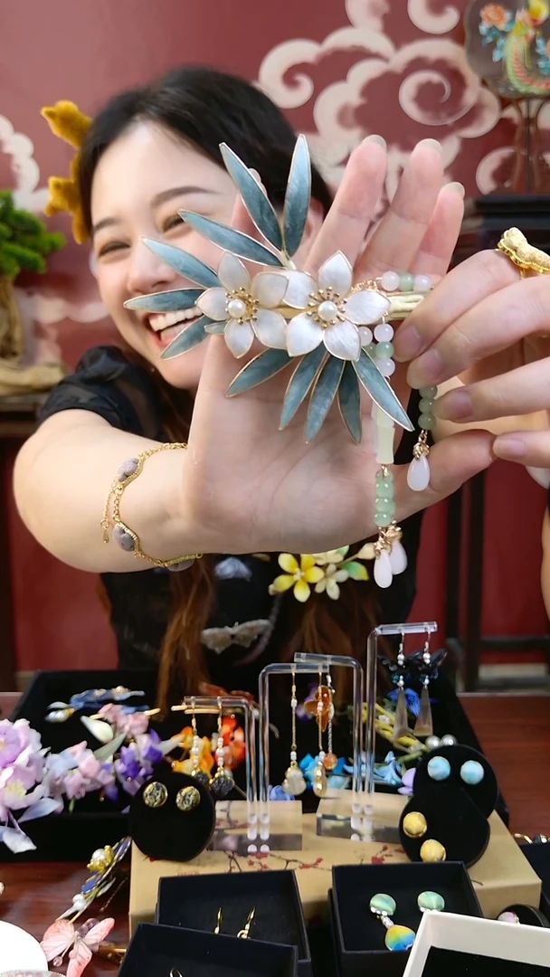 刺绣纯手工非遗绒花