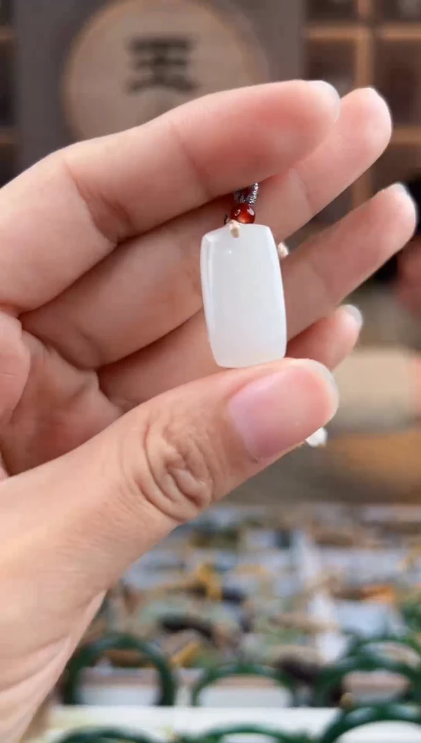 颈饰未镶嵌和田玉拍一发一，拍一发一