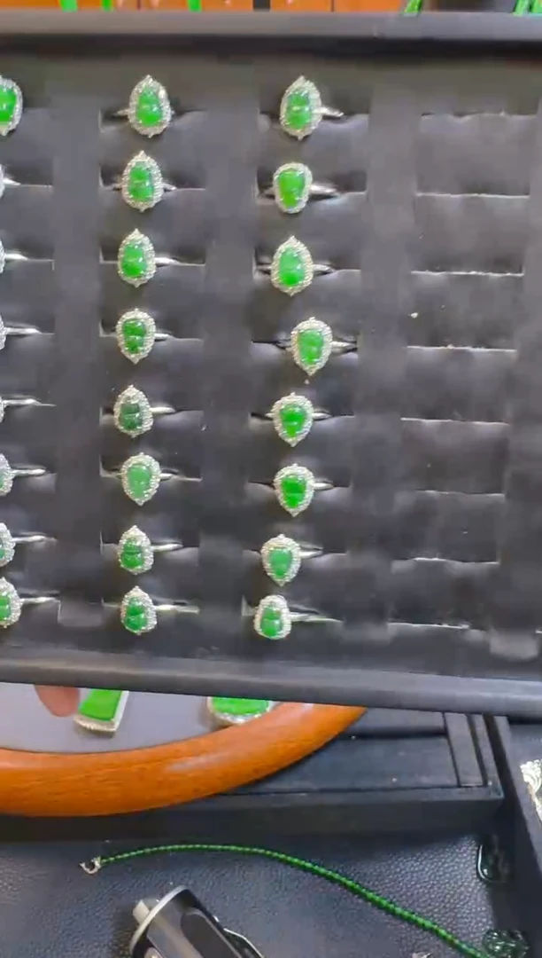 翡翠戒指未镶嵌天然A货翡翠+发其一