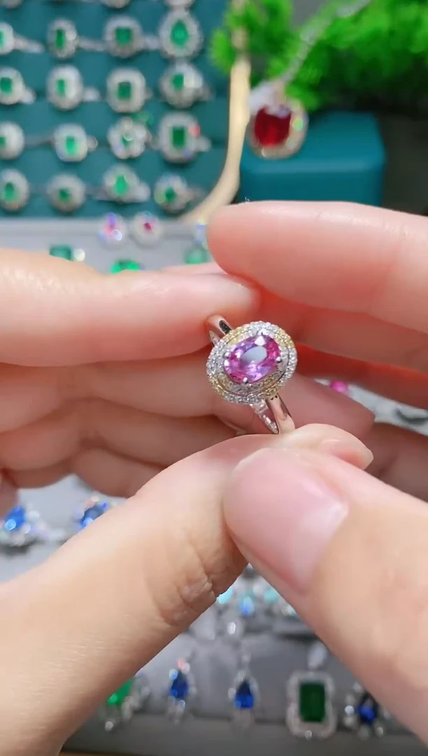 18K金戒指彩色蓝宝石18K金镶嵌.