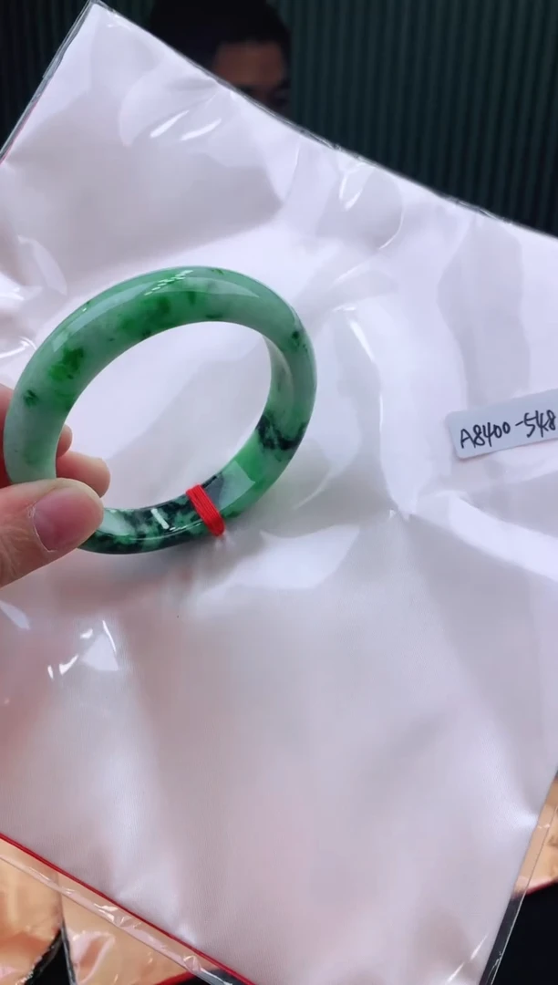 未镶嵌手镯翡翠54+