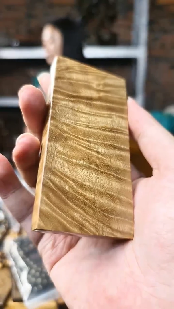 【闪购商品】金丝楠无事牌手把件